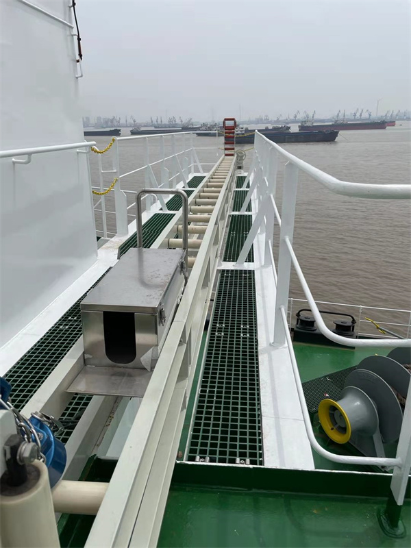 Cable Guide Device on Vessel